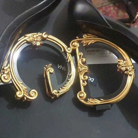 Dolce & Gabbana Women's D & G Sculpted - Picture 5 of 12